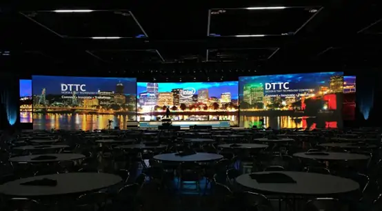 电脑游戏的截图 中度可信度描述已自动生成