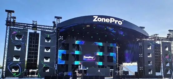 Festivals: Uniting Crowds Through Dynamic Visuals